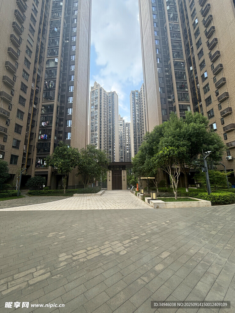 現(xiàn)代高層住宅小區(qū)景觀