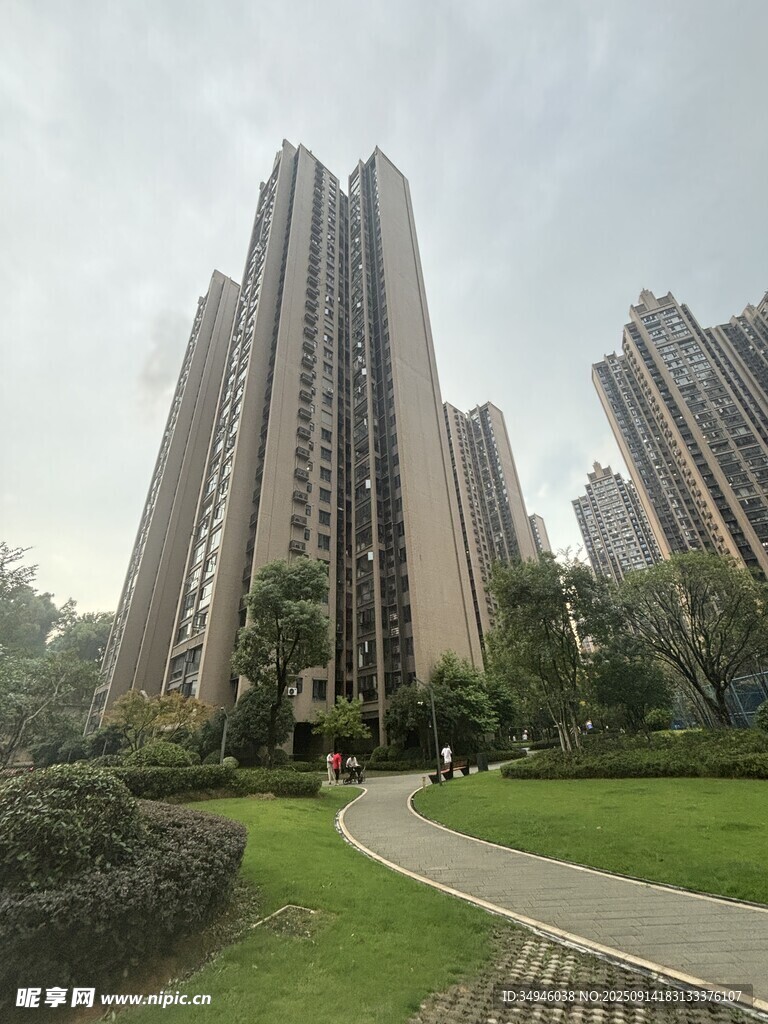 高層住宅區(qū)的優(yōu)美景觀
