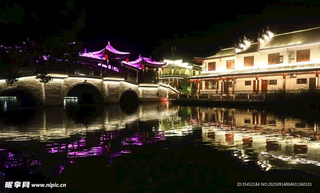 夜晚水鄉(xiāng)