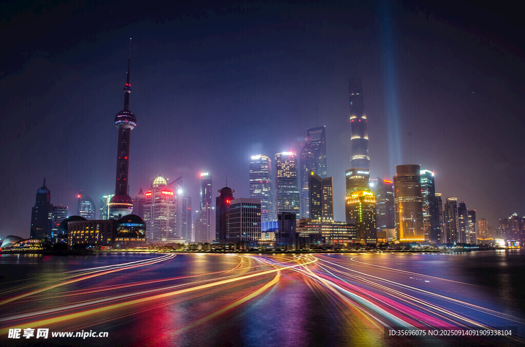 上海外灘夜景車流光影