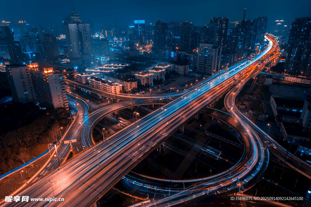 城市立交橋璀璨夜景