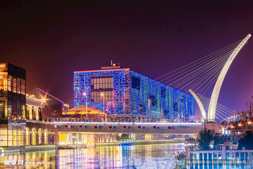 曼徹斯特夜景中的標(biāo)志性建筑