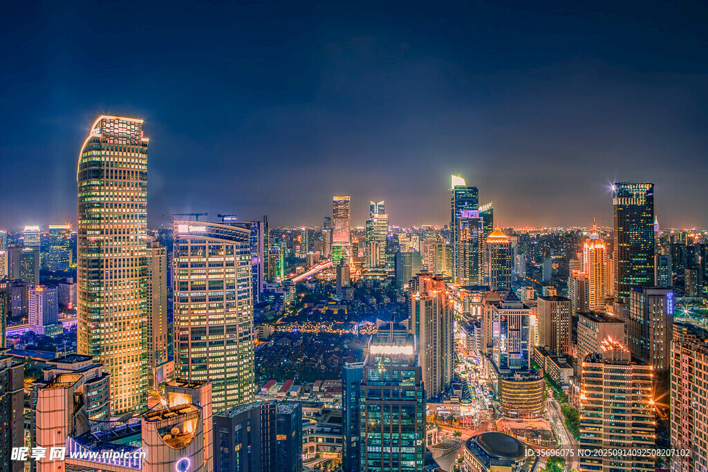 繁華都市夜景璀璨燈火