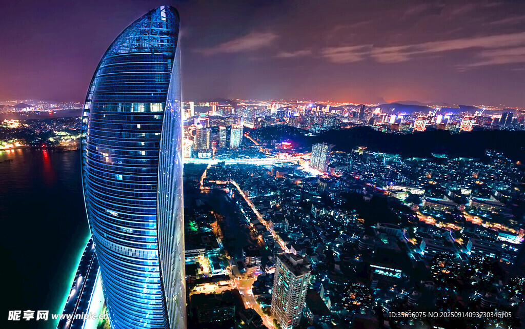 城市夜景中的摩天大樓