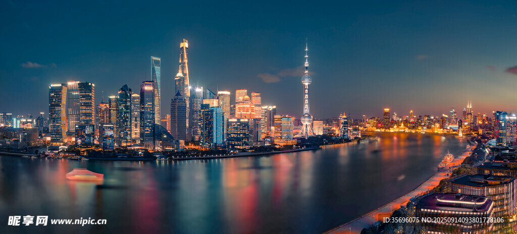 上海外灘夜景璀璨迷人
