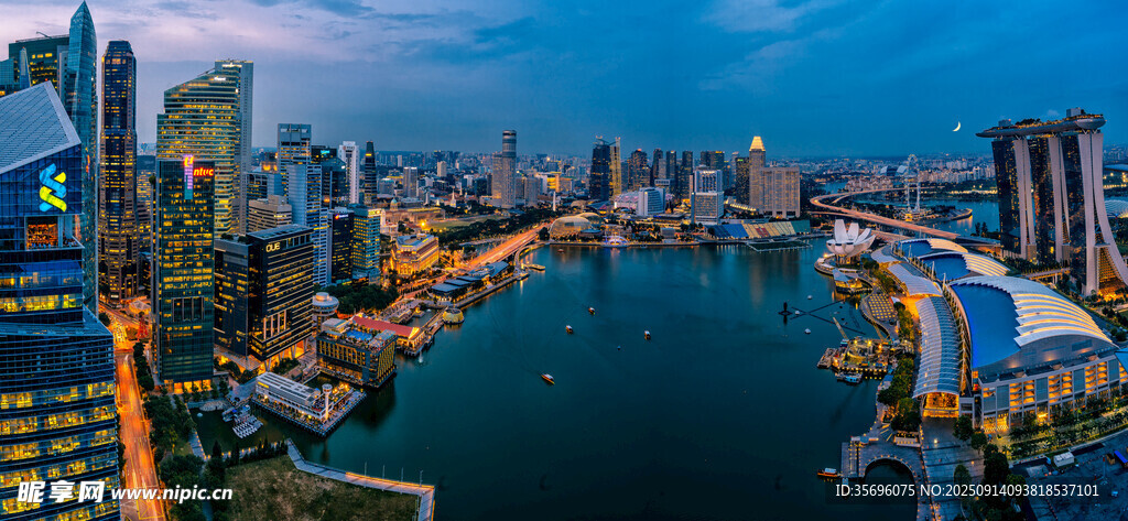 城市河畔夜景風(fēng)光