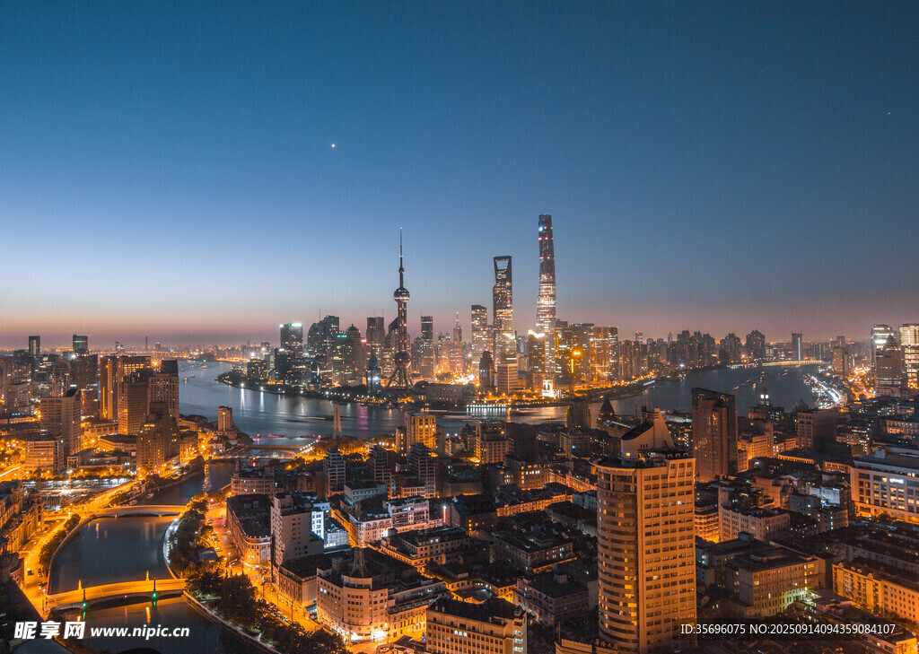 港口城市璀璨夜景