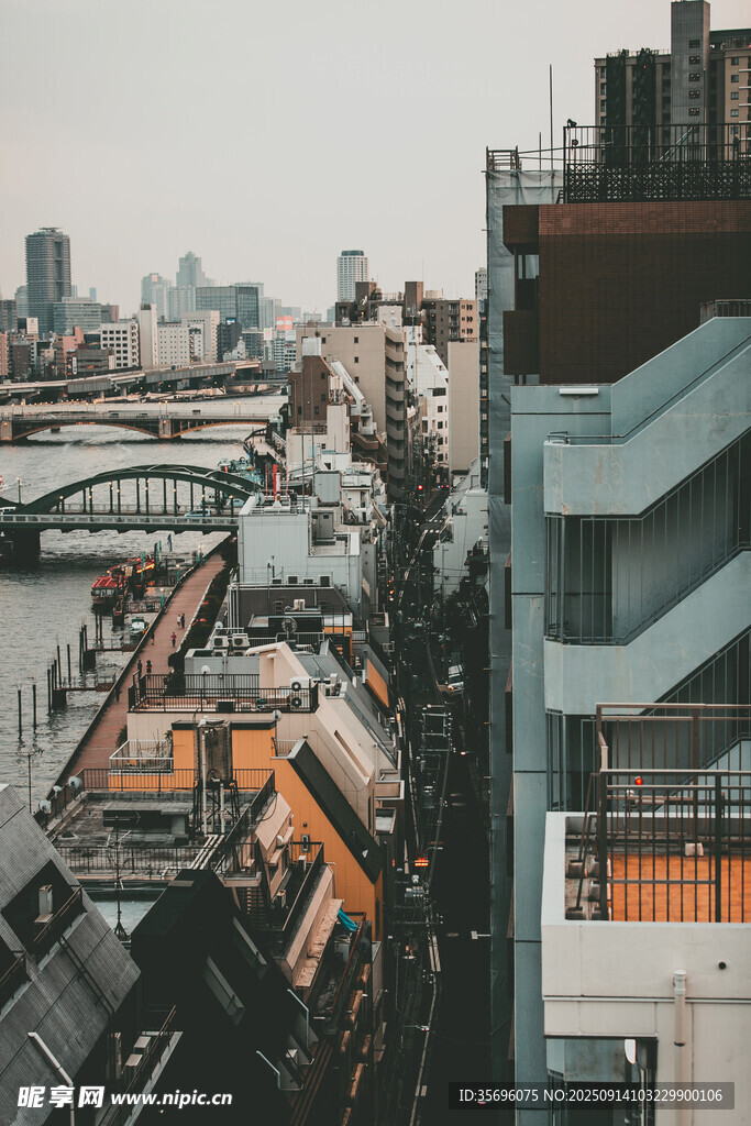城市屋頂視角下的都市景觀