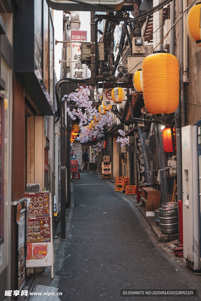 日式小巷的溫馨街景