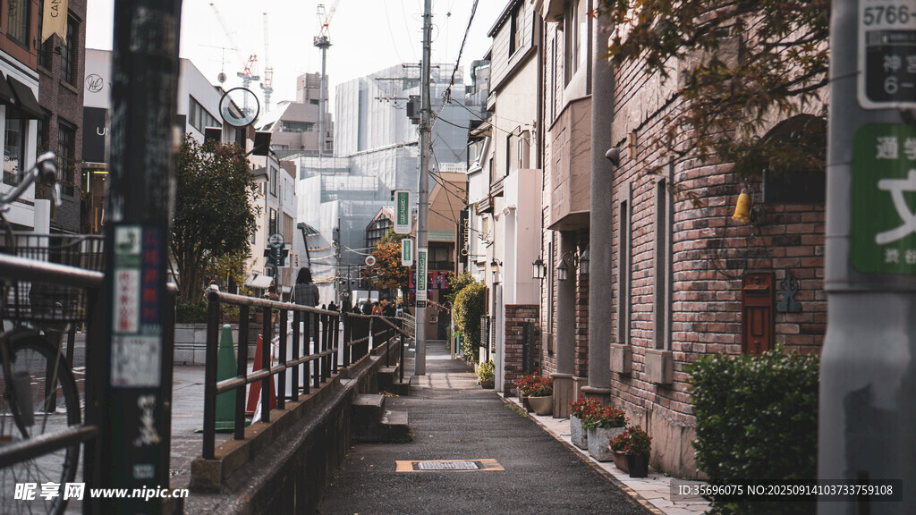日式街道小巷的靜謐景致
