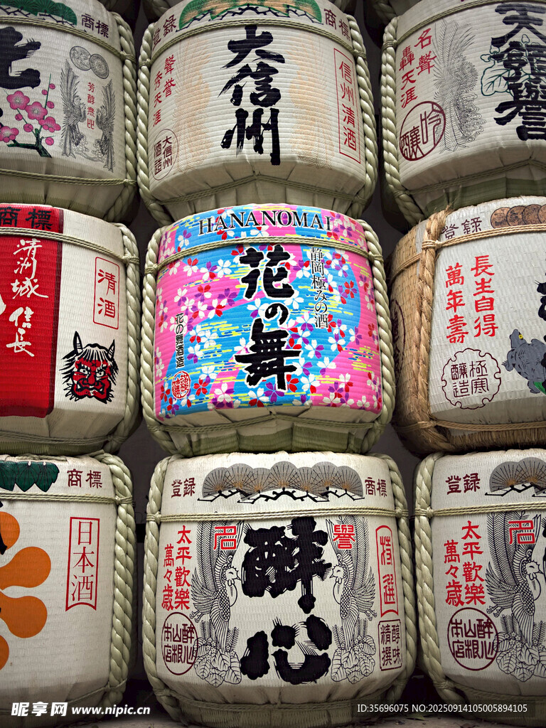 日式酒壇展示