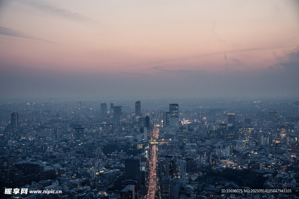 城市黃昏天際線俯瞰美景
