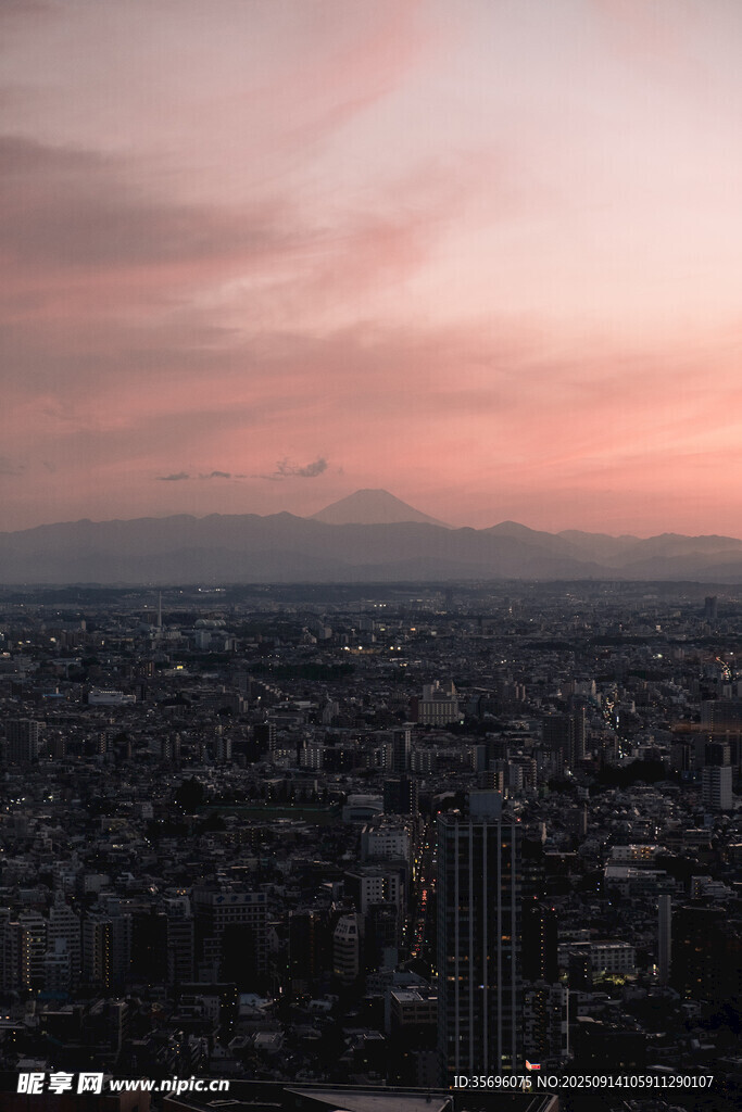 城市黃昏美景