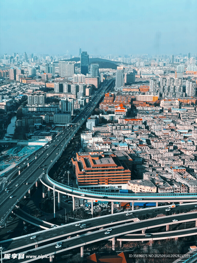 城市高架橋與建筑景觀