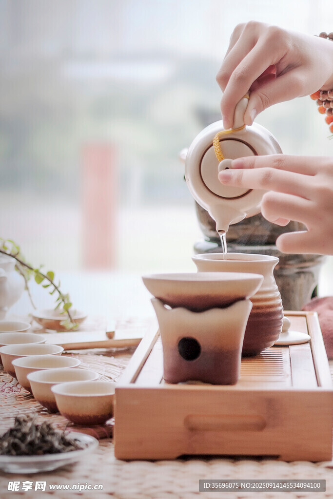 傳統(tǒng)中式茶藝沖泡瞬間
