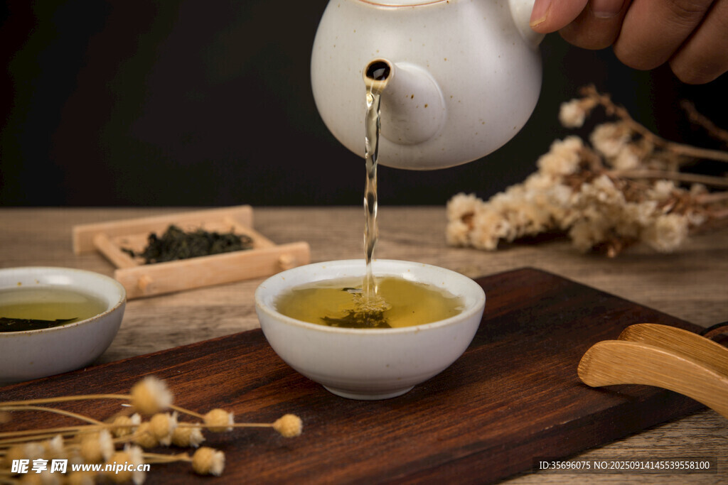 優(yōu)雅中式茶藝倒茶瞬間