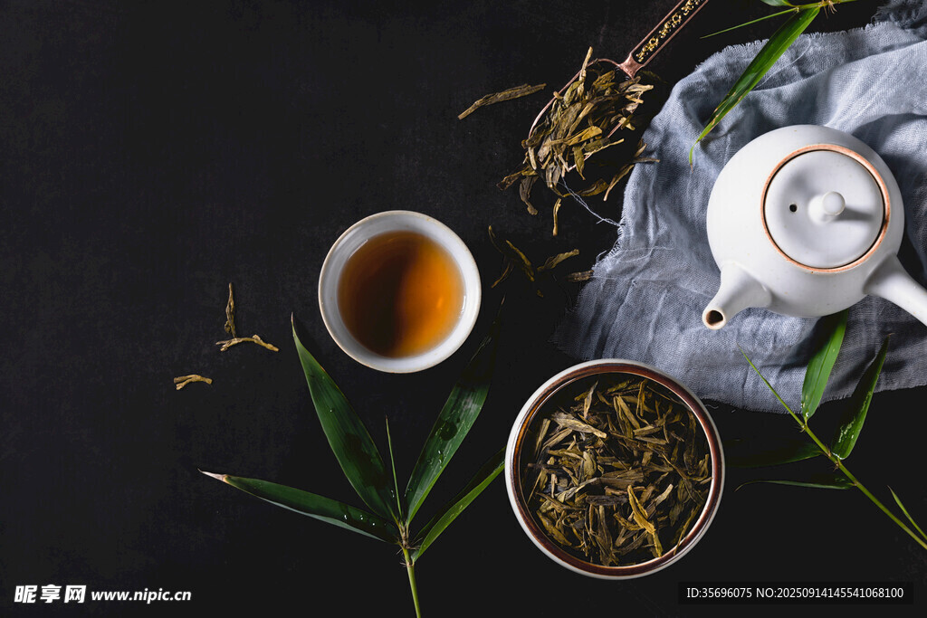 中式茶具與茶葉的優(yōu)雅組合