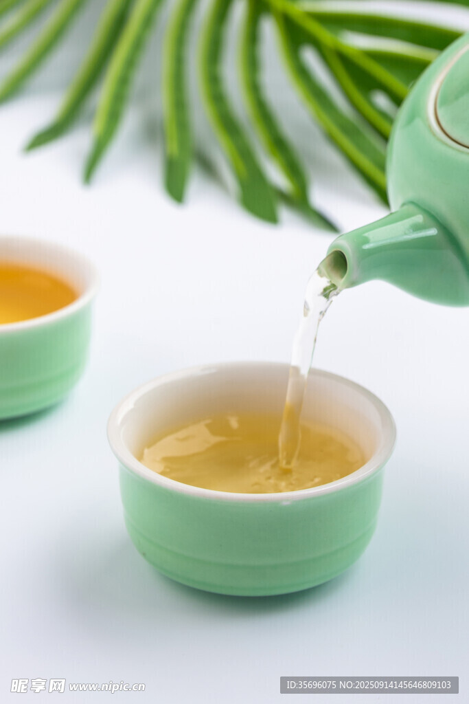 青壺注茶入綠盞