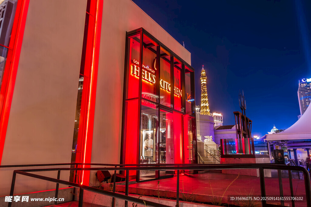 夜晚城市建筑霓虹景觀