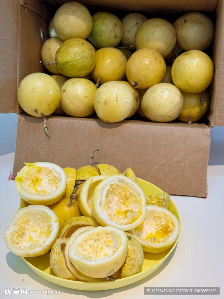 新鮮黃金百香果