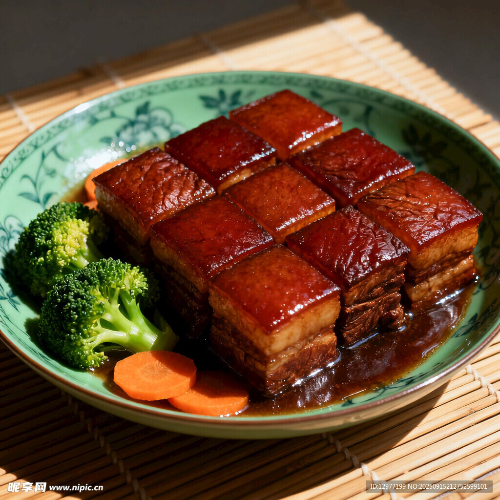 美味東坡肉配蔬菜