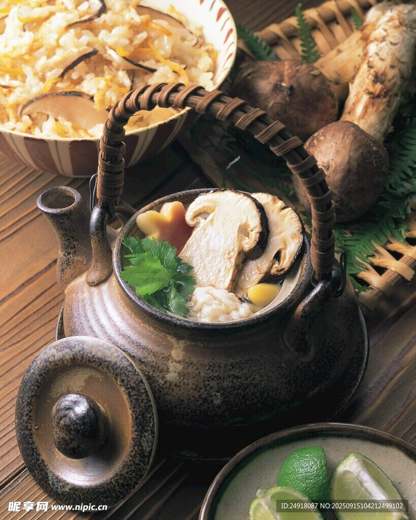 日式傳統(tǒng)火鍋美食場景
