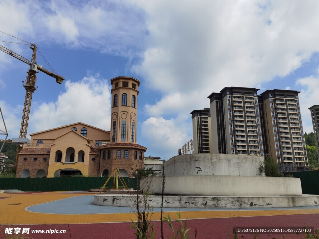 城市建筑景觀與施工場景