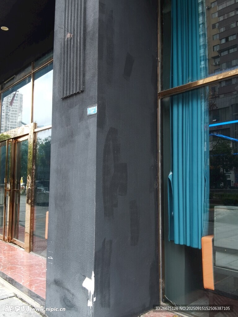街邊建筑一角