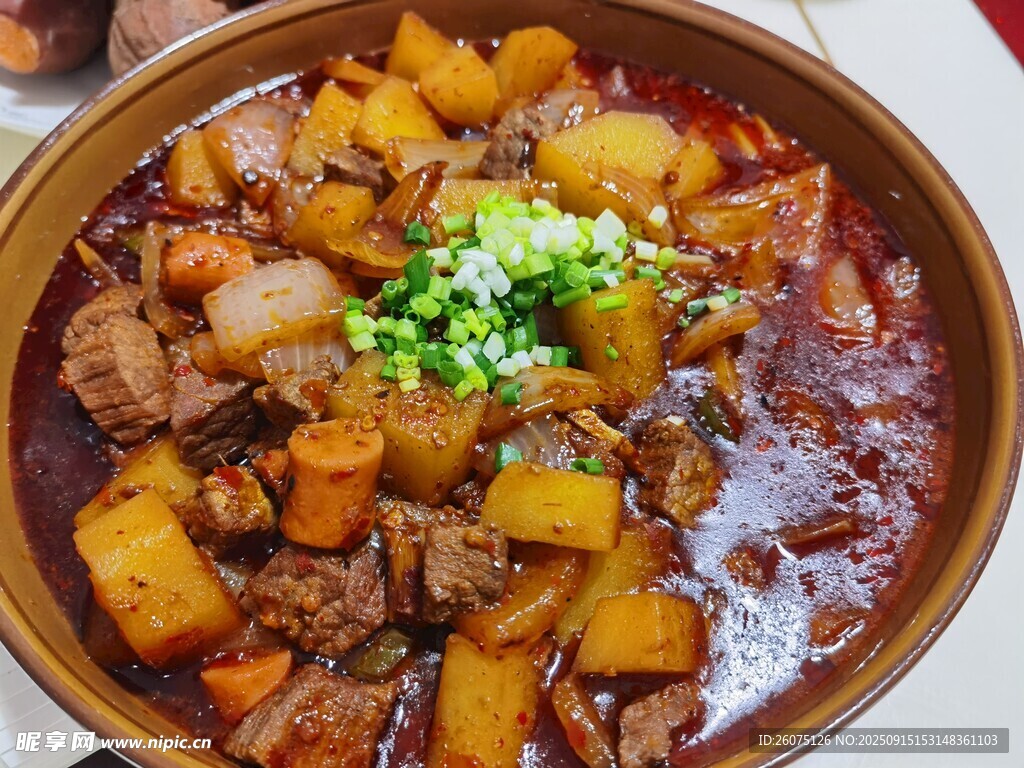 美味紅燒土豆燉肉塊
