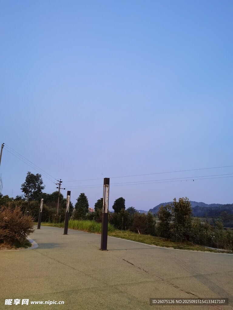 戶(hù)外開(kāi)闊場(chǎng)地風(fēng)景