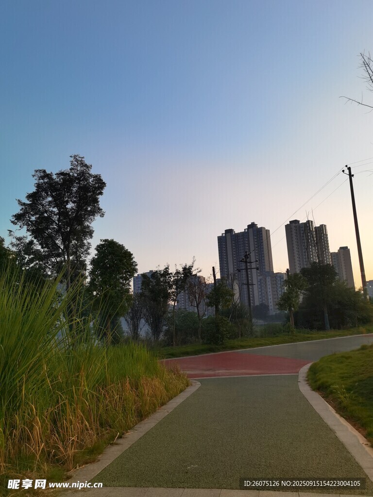 城市中的寧靜步道景觀