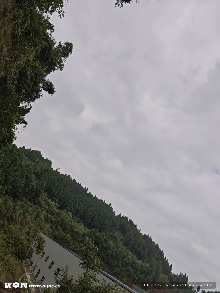 山間景色 