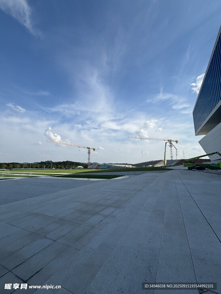 開闊戶外場景下的建筑平臺