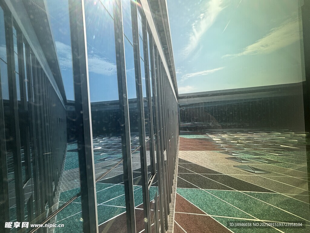 現代建筑玻璃幕墻外觀