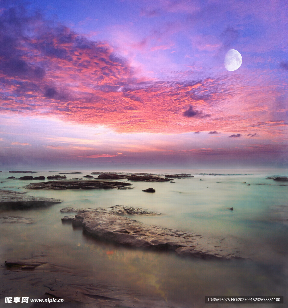 海邊月夜美景