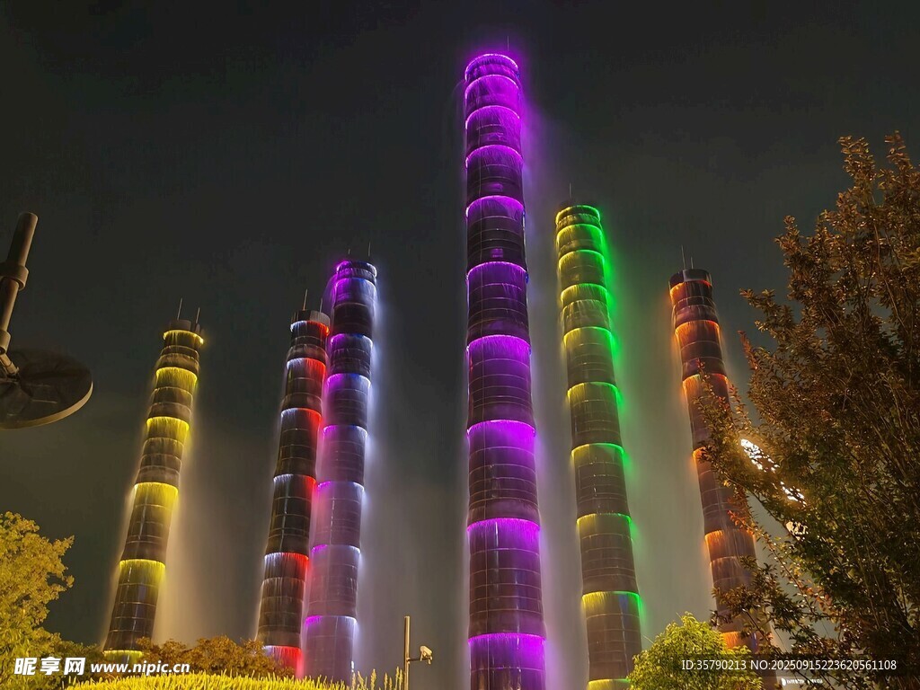 絢麗多彩的城市夜景燈光秀