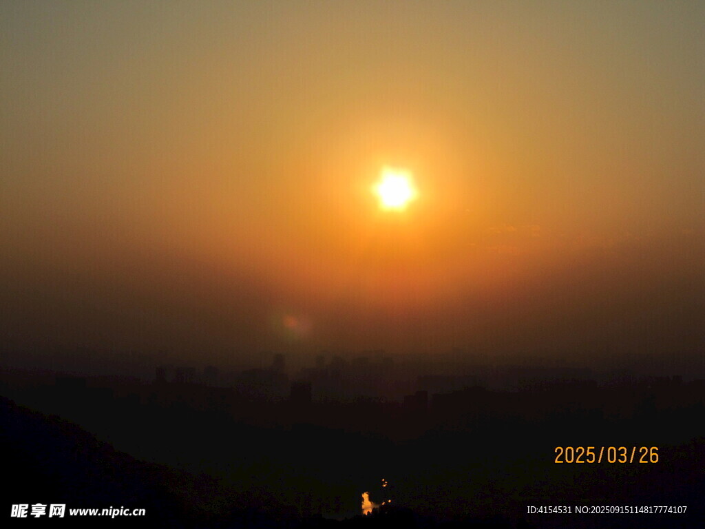 日落時分的壯麗天空景觀