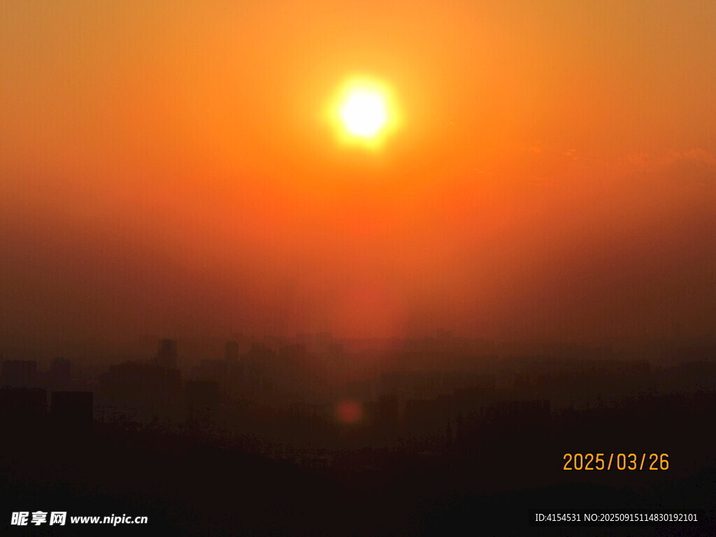 夕陽西下的壯麗景象
