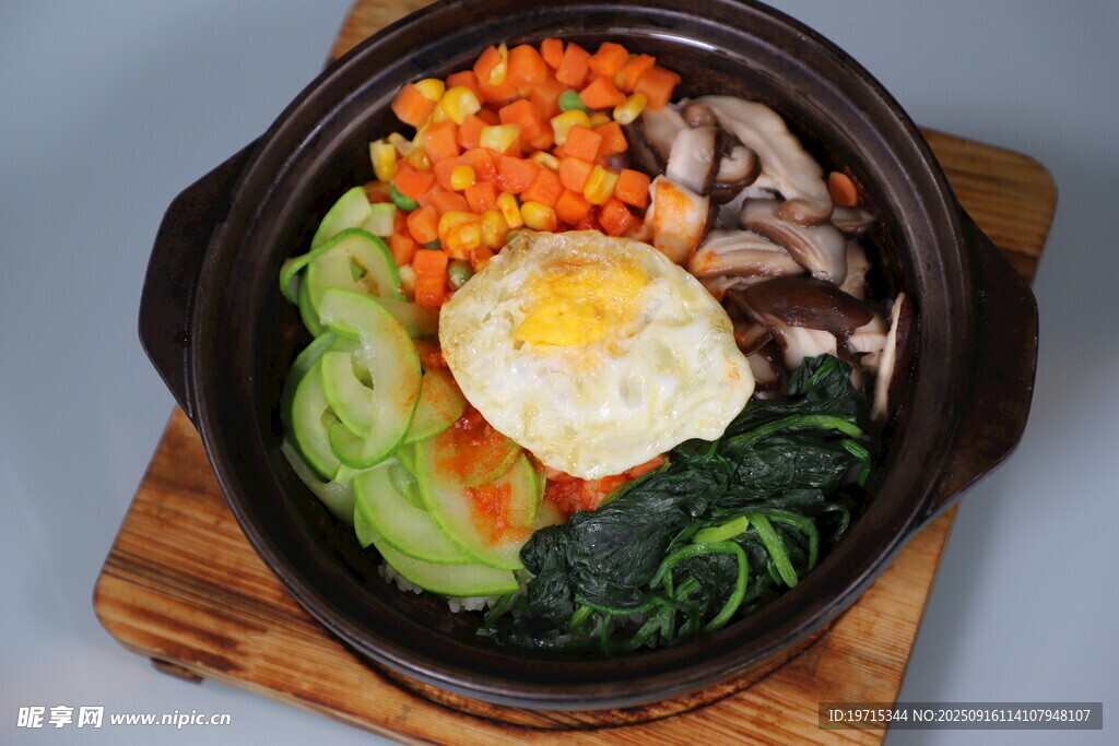 石鍋蔬菜拌飯2