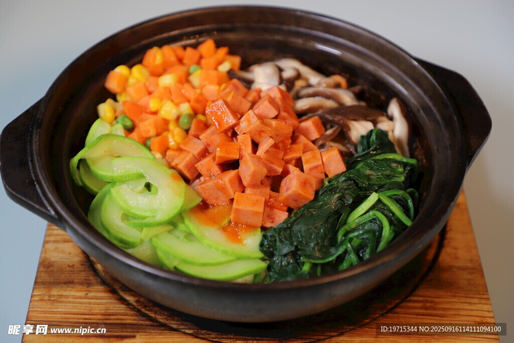 石鍋午餐肉拌飯