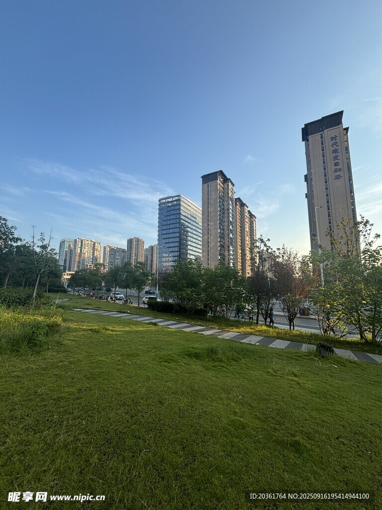 城市綠地與高樓景觀