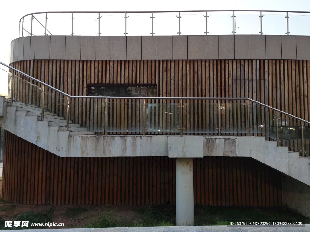 現(xiàn)代木質(zhì)樓梯建筑景觀
