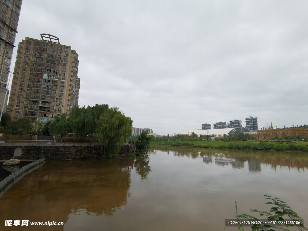城市河畔景觀