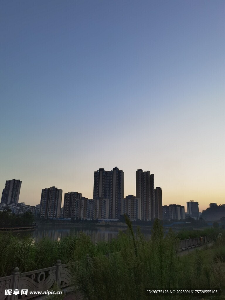 城市黃昏天際線景觀