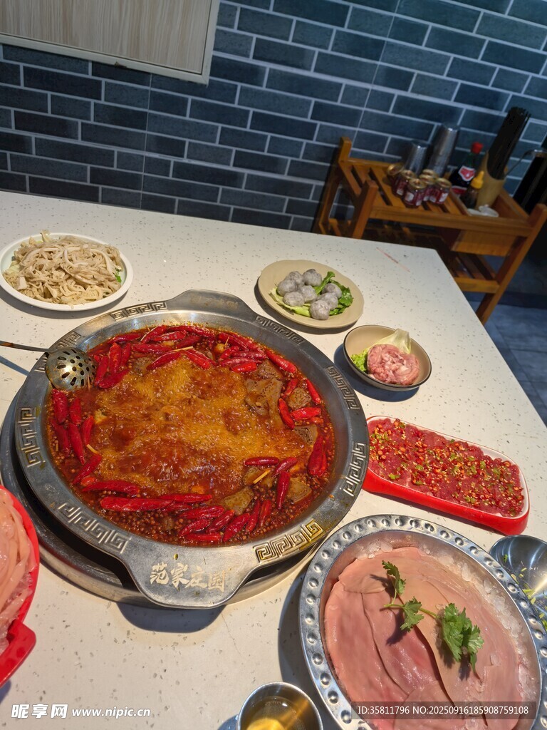 豐盛火鍋美食盛宴