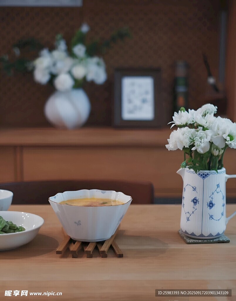 茶具與花瓶