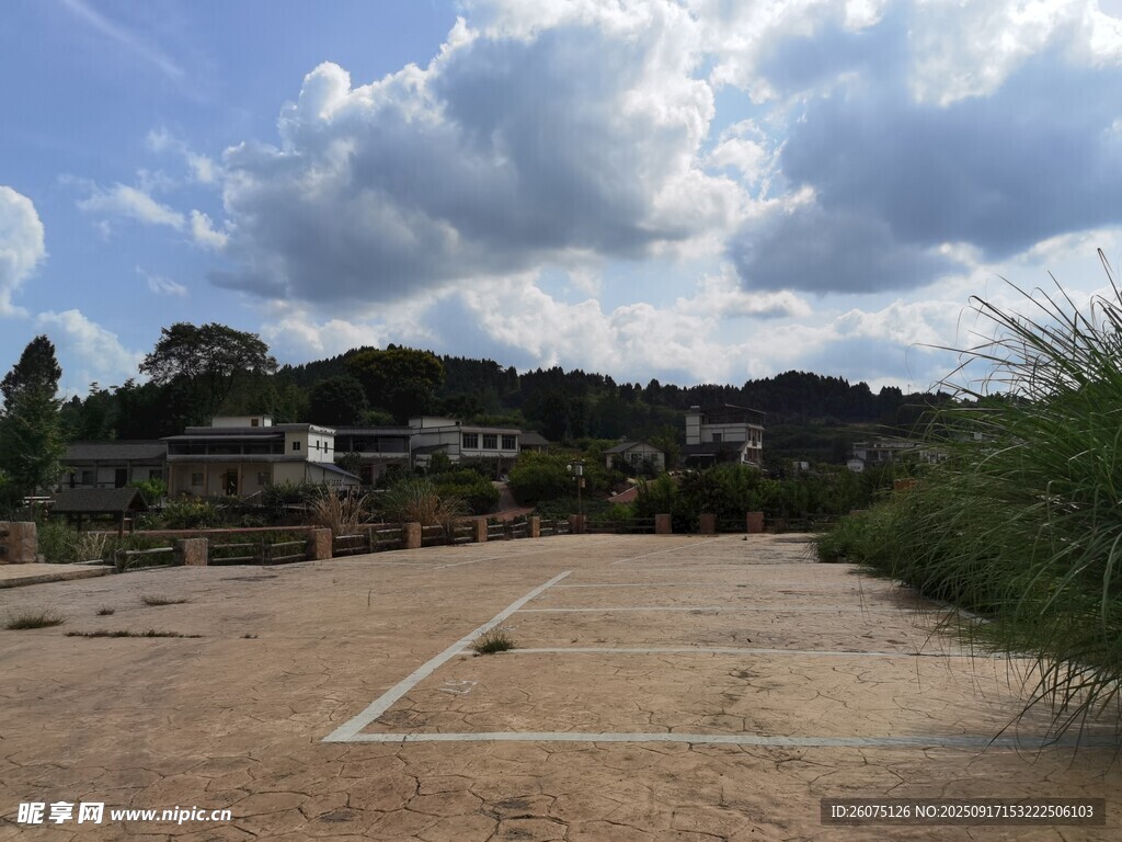 鄉(xiāng)村空地景象