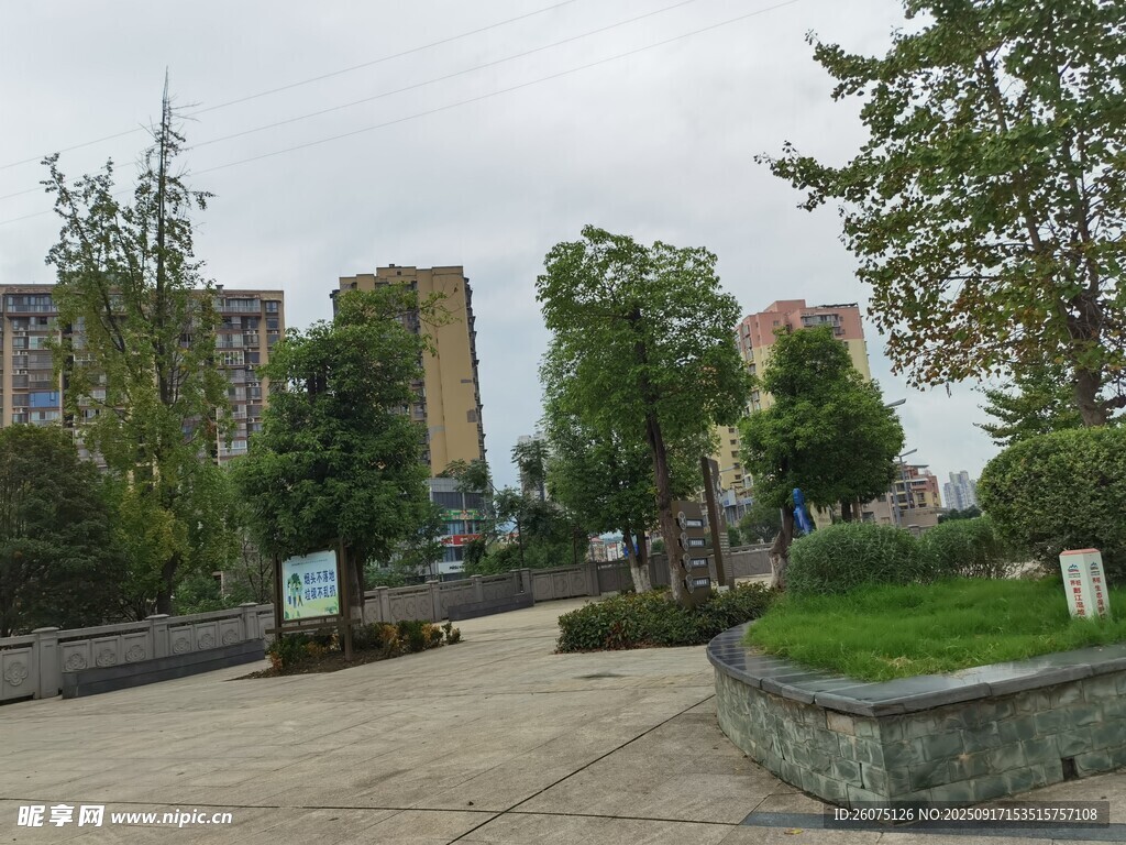 城市中的綠植景觀小徑