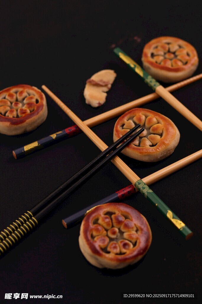 中式點心與筷子的雅致組合
