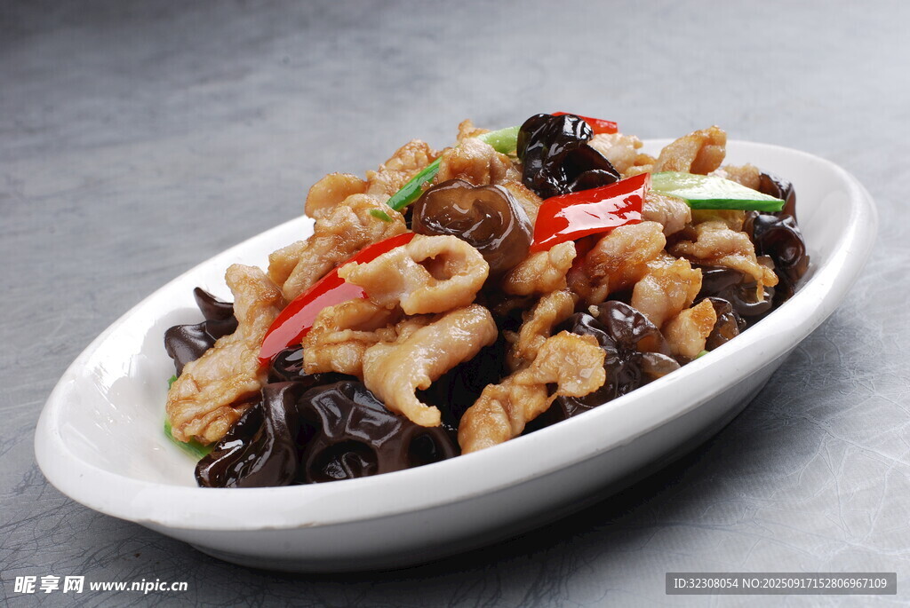 美味木耳炒雞肉